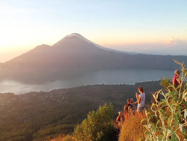 Batur Volcano in Bali 2026 – Family-safe viewpoints, cool-climate day trips, and hot spring relaxation planning
