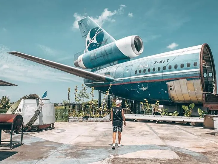 Kids activities in Ubud 2026 – Aviation learning prompts, family photo roles, and child-safe storytelling at an airplane photo spot