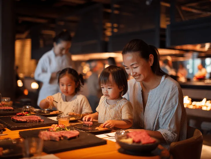 babysitter in Bali Services 2026 – Restaurant child supervision, safety protocols, and engaging table activities.