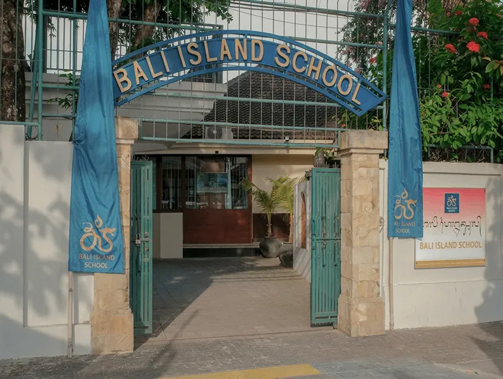 Bali Island School 2026 – Educational games, pool safety supervision, and creative play for expat children