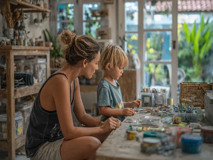 Smart play in Bali 2026 – Reflective learning, parent-child discussion, and creative recycling of local materials in Indonesia