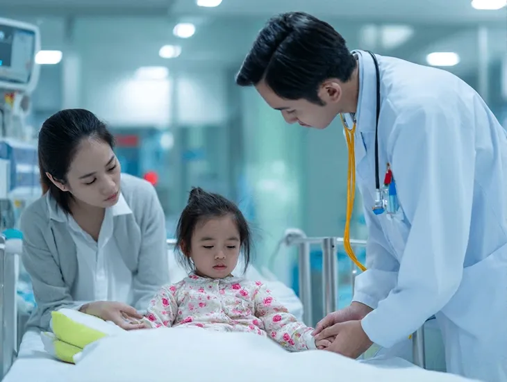 Babysitter in Bali 2026 – Child first aid training, villa safety protocols, and emergency medical response for WNAs