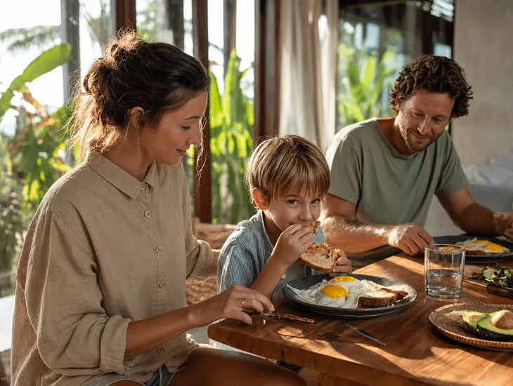 Easy Breakfast Ideas for Kids 2026 – busy expat parents in Indonesia, morning rush stress, and simple nutritious meals that support children’s focus and school performance