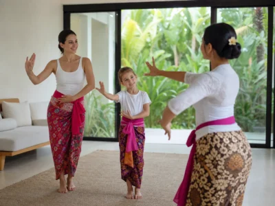 Panyembrama Welcome Dance in Bali: Private Course for Expat Mothers and Daughters
